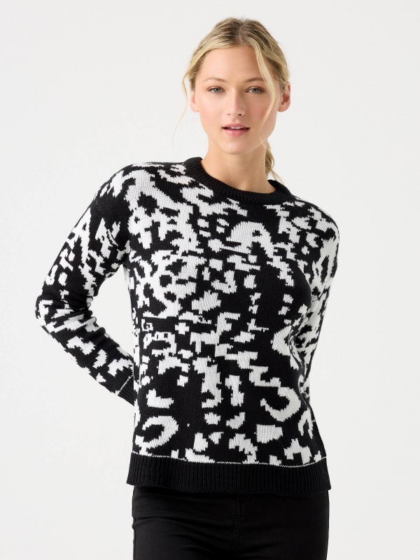 Black and white abstract sweater black middle front view