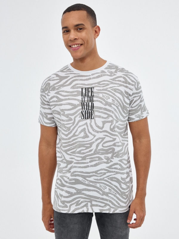 Graphic print t-shirt white middle front view