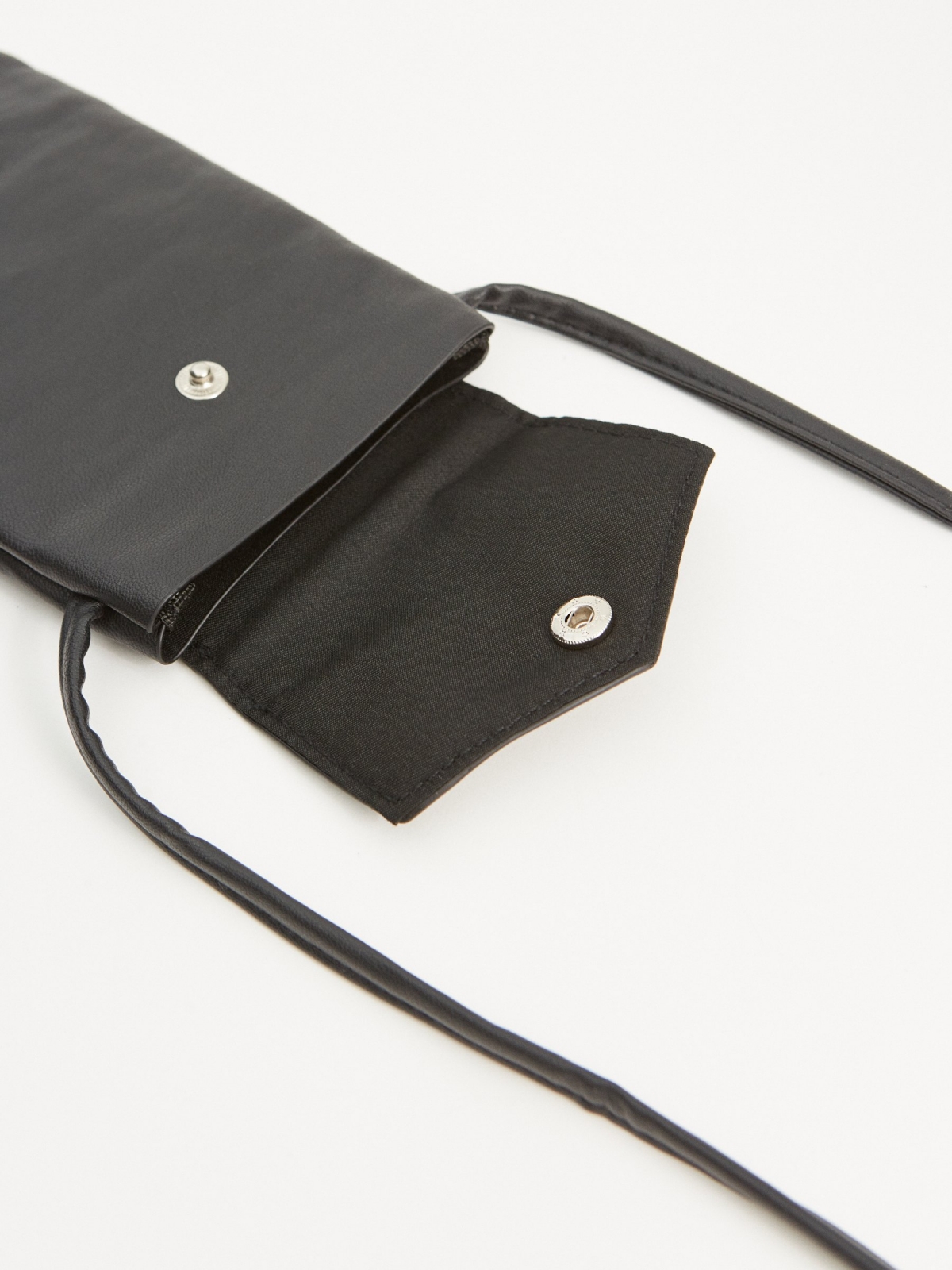 Bolso smartphone tachas negro vista detalle