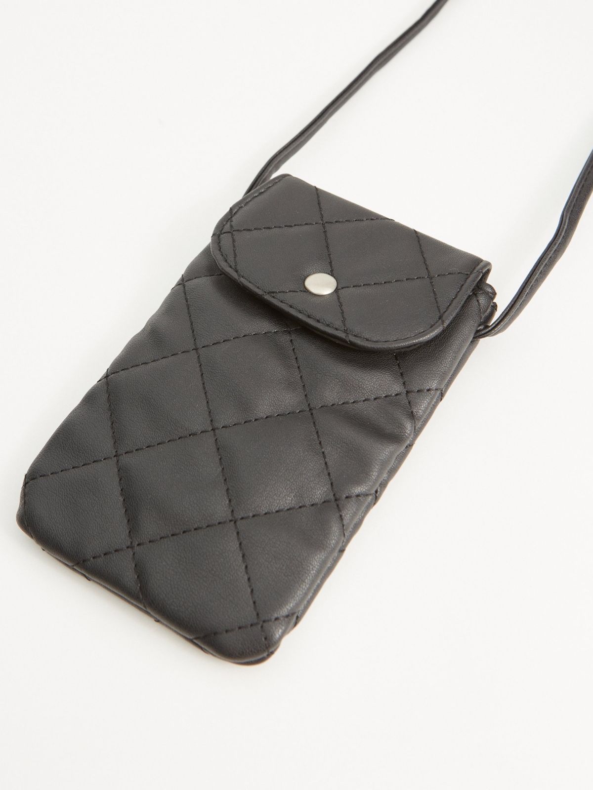 Quilted smartphone bag black detail view