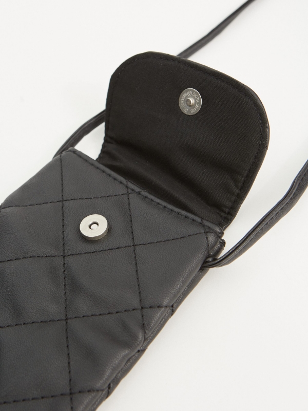 Quilted smartphone bag black with a model