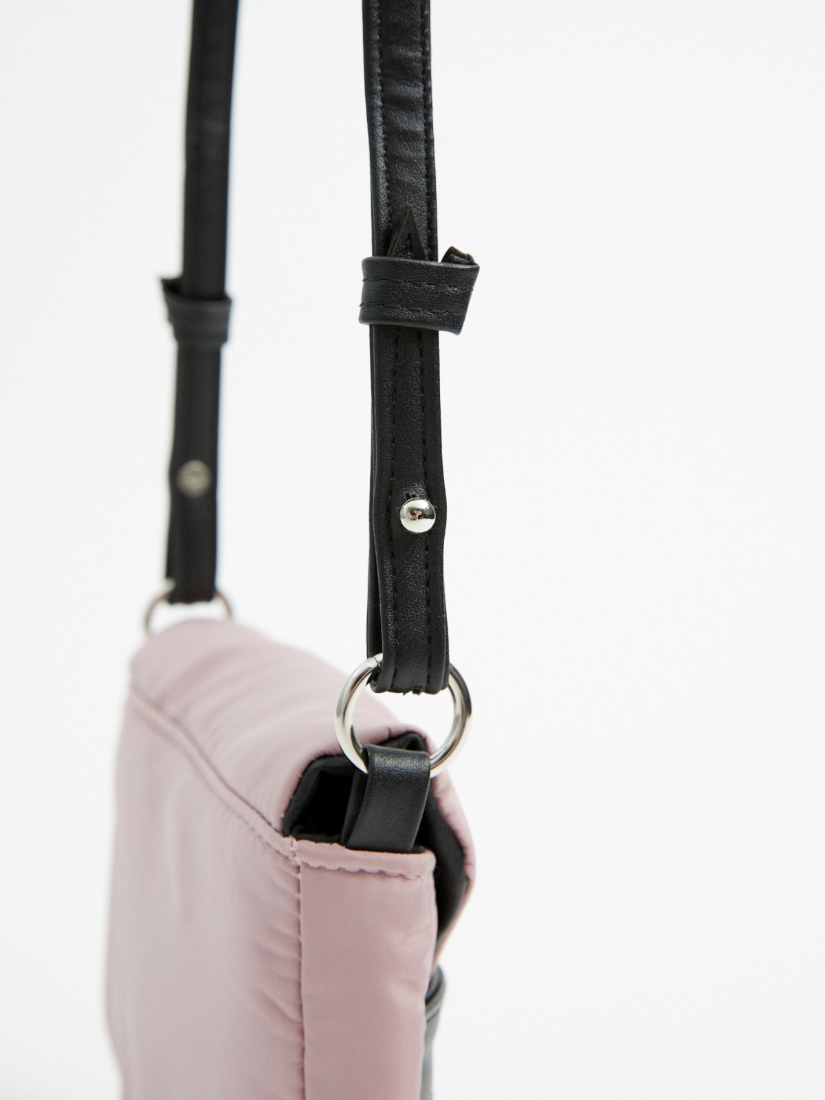 Bolsa de ombro de nylon rosa/preto vista lateral 45º