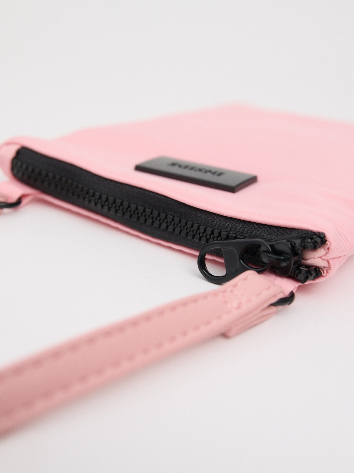 Bolsa rosa para smartphone rosa vista detalhe