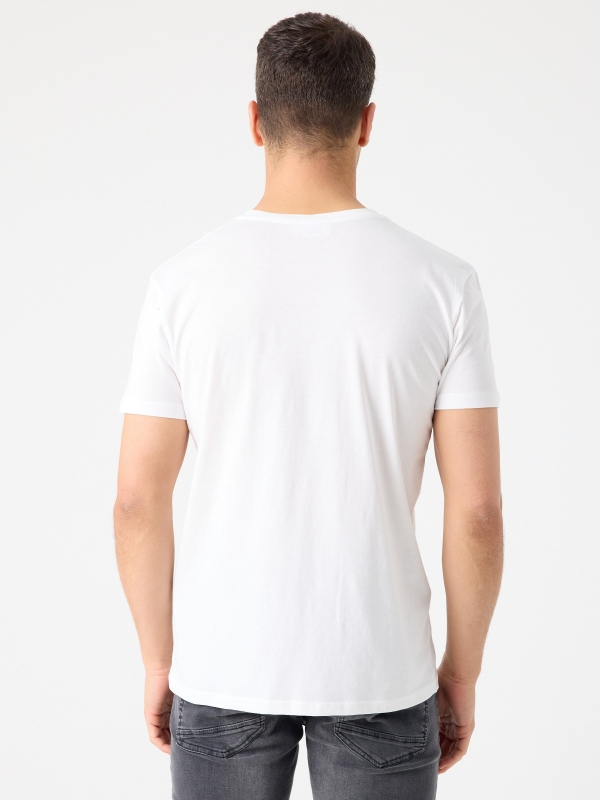 T-shirt com estampa Rick branco vista meia traseira