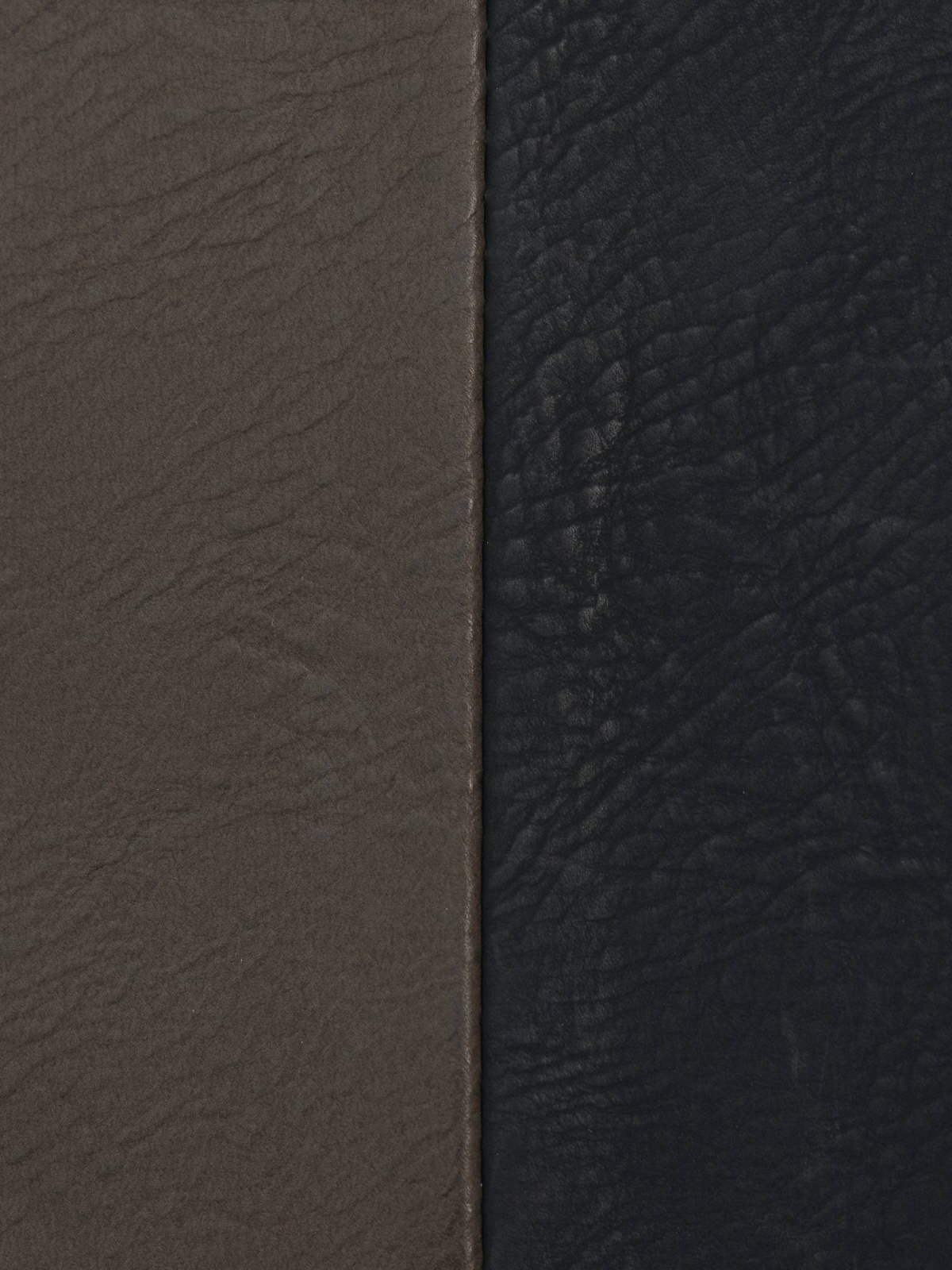 Carteira de couro sintético de dois tons preto vista detalhe