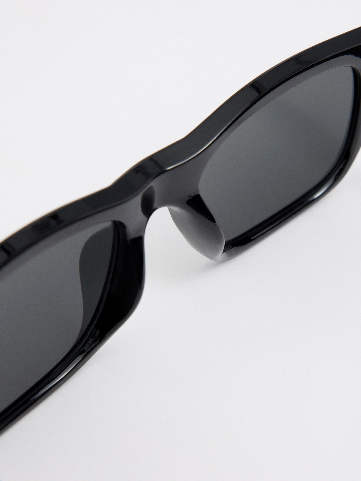Gafas de sol montura negra negro vista detalle