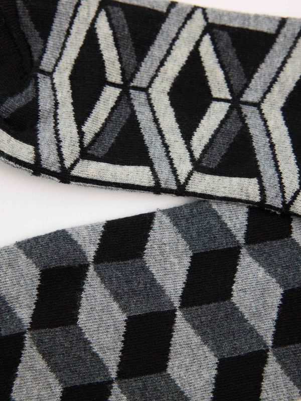 2-pack of geometric print socks multicolor detail view