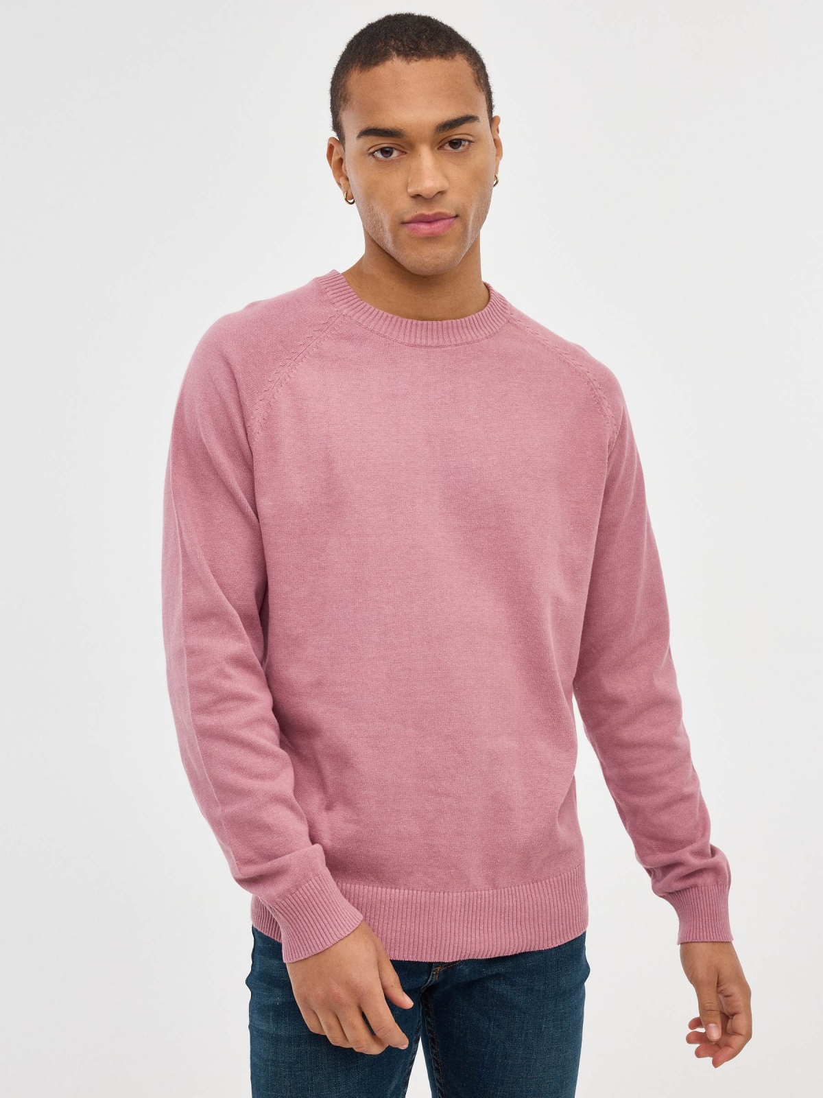 Basic Round Pullover powdered pink middle front view