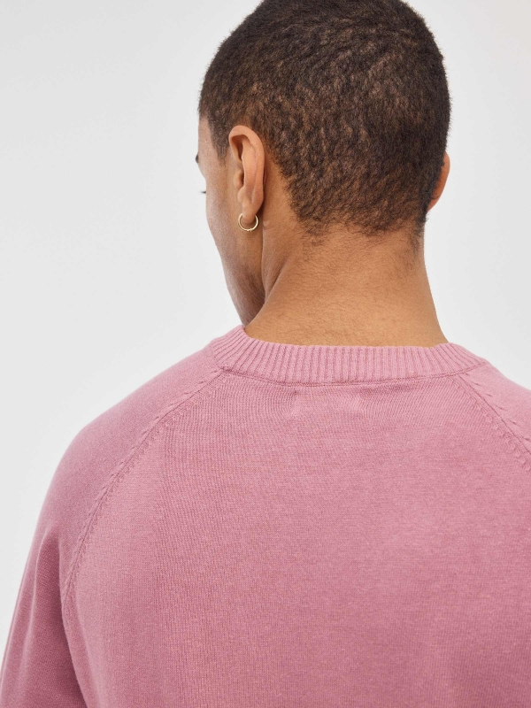 Basic Round Pullover powdered pink detail view