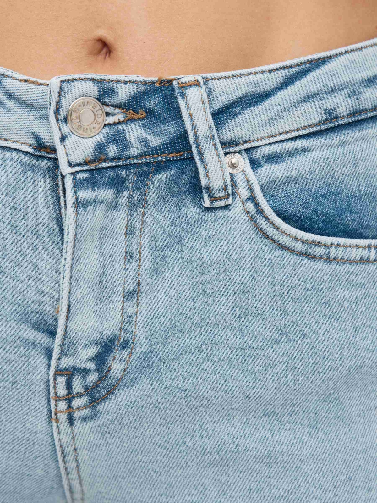 Calças de ganga skinny de meia altura azul vista detalhe