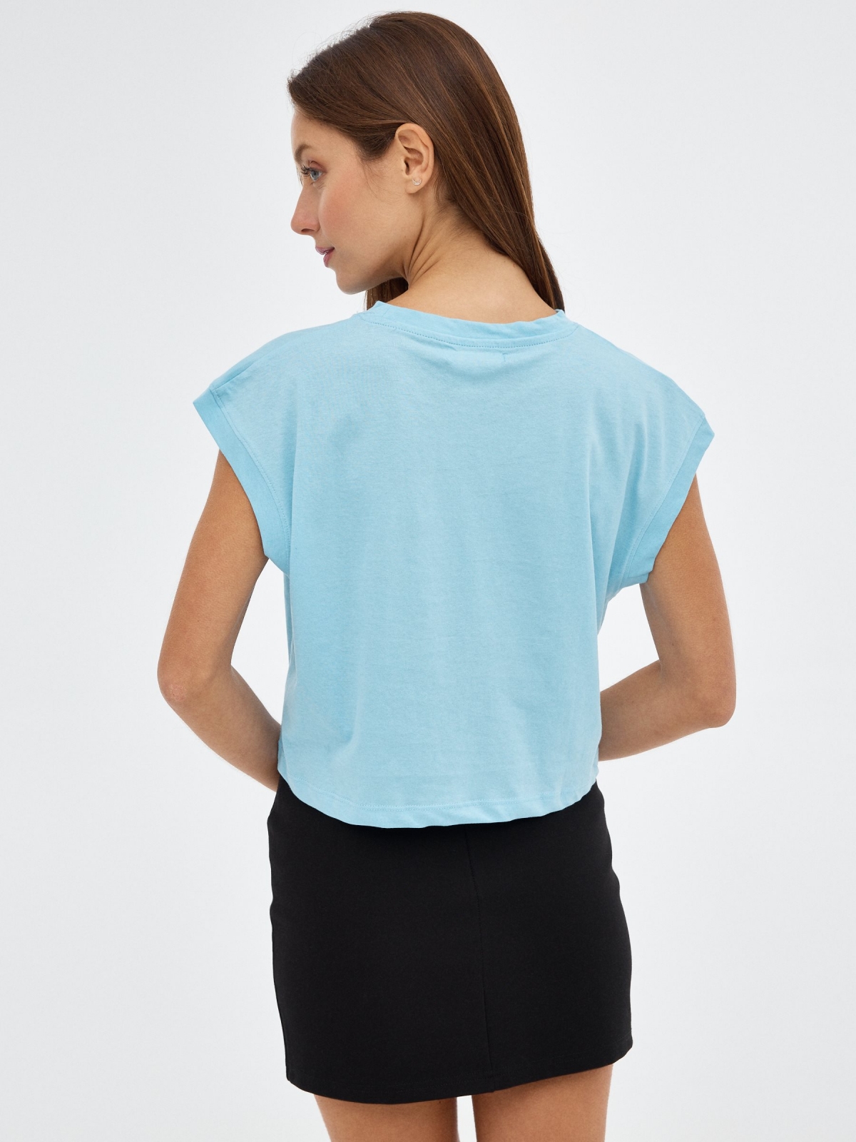 T-shirt gráfica laranja azul claro vista meia traseira
