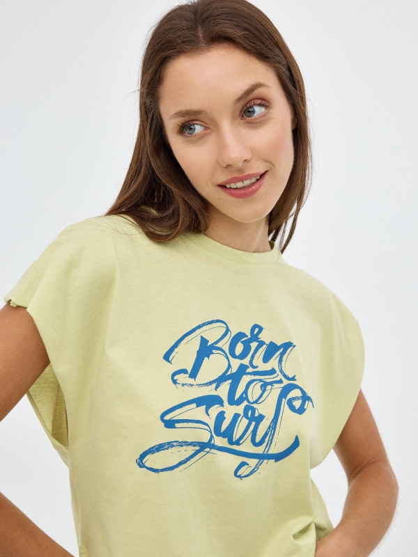 Camiseta Born To Surf lima vista detalle