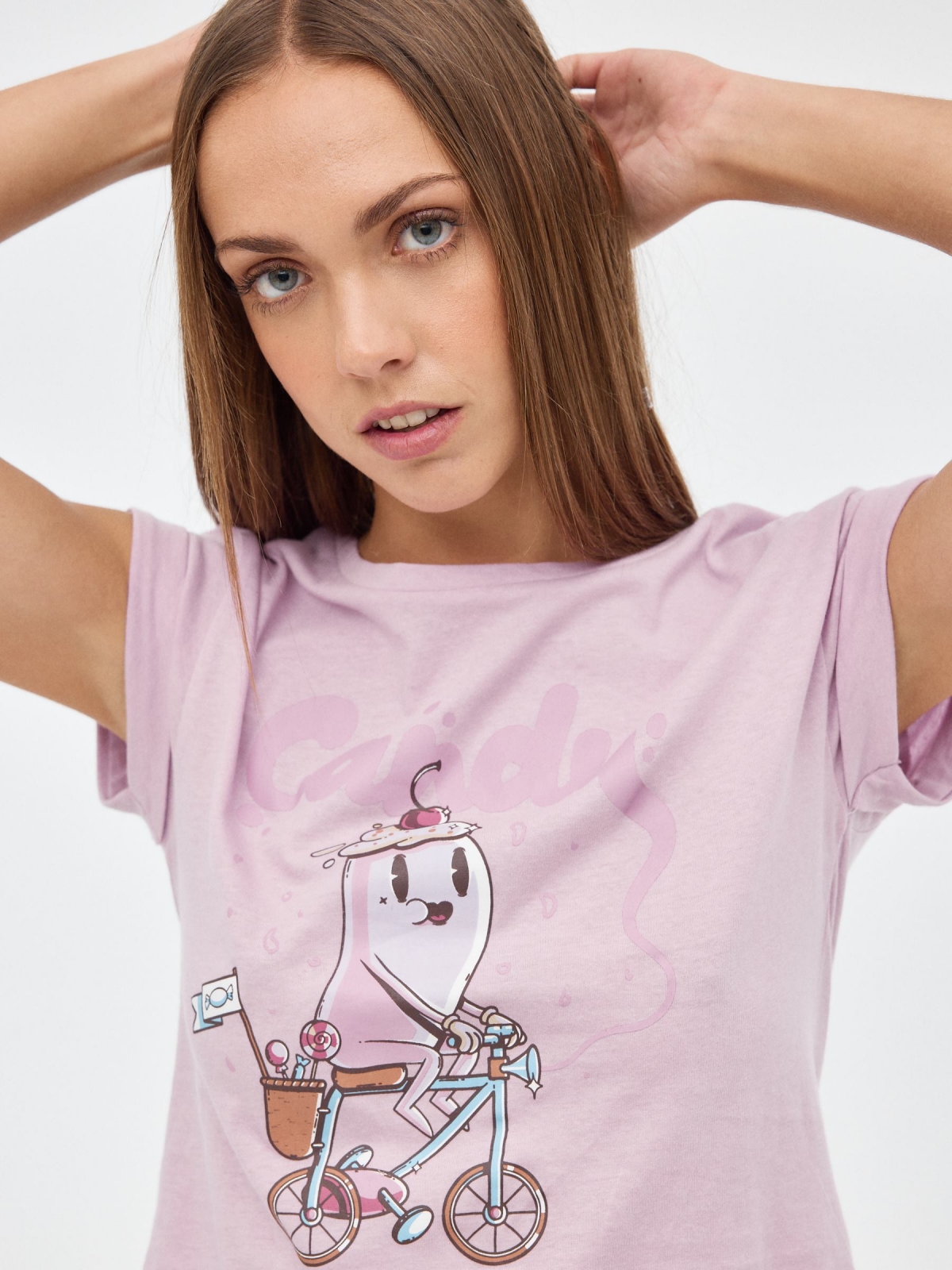 White T-shirt with print mauve detail view