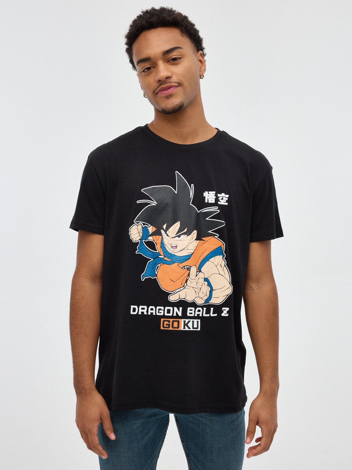 T-shirt Dragon Ball preto vista meia frontal