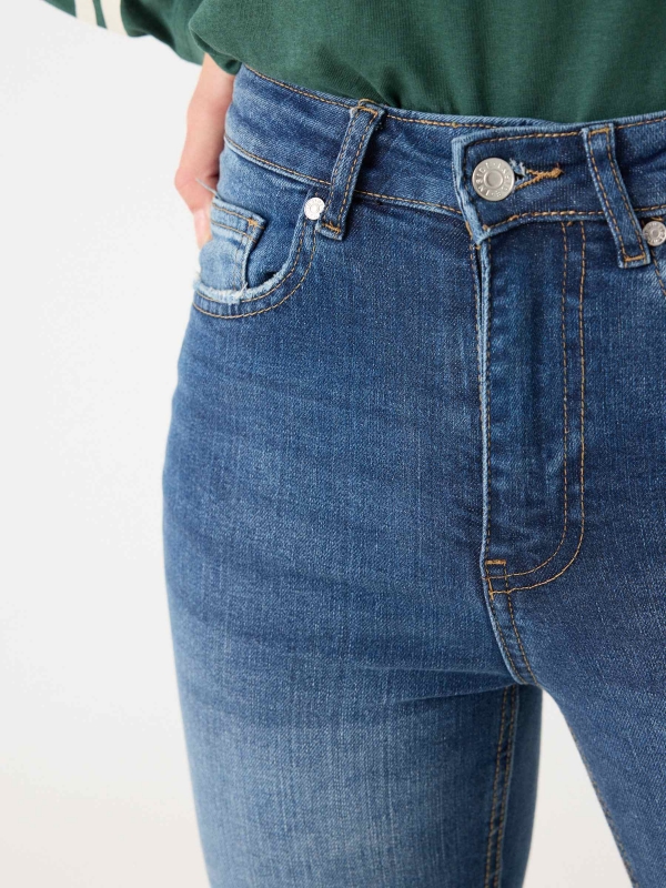 High-waisted skinny jeans with washed effect navy detail view