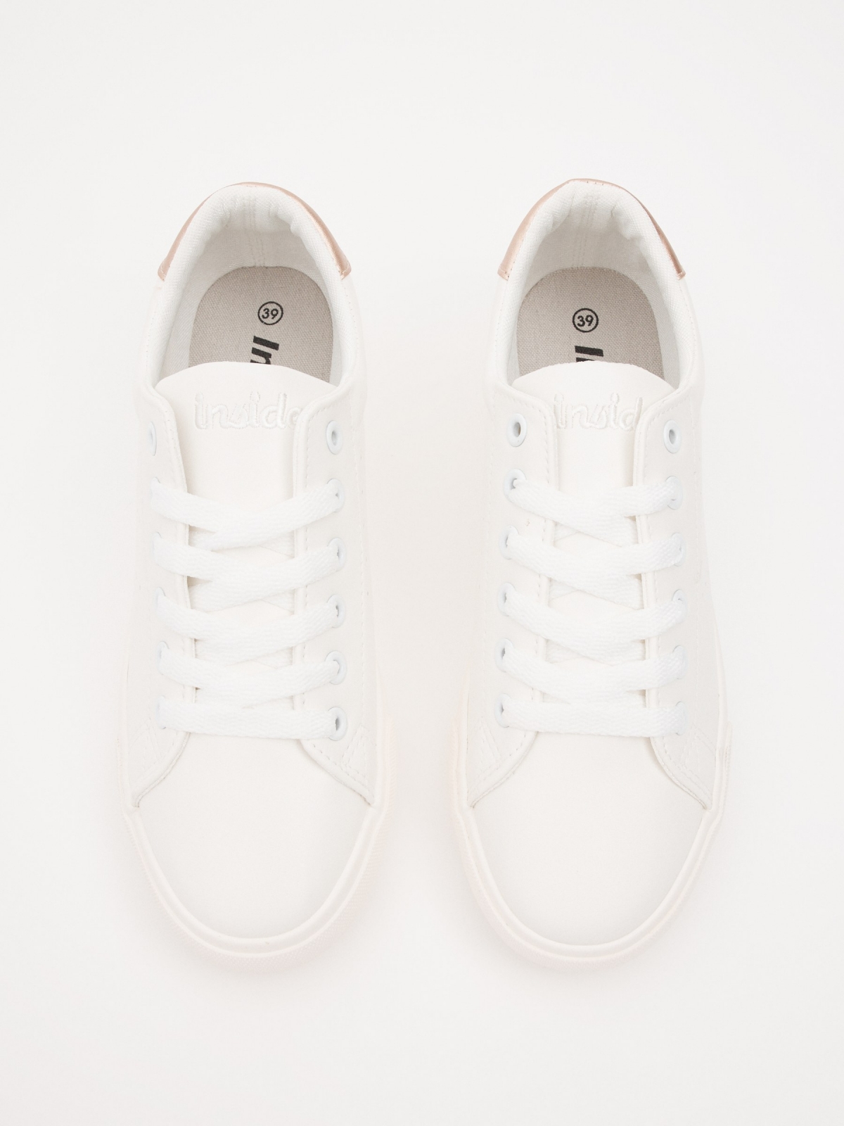 White casual sneaker white zenithal view