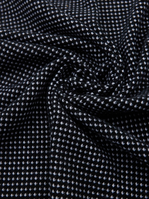 Men's scarf detail view