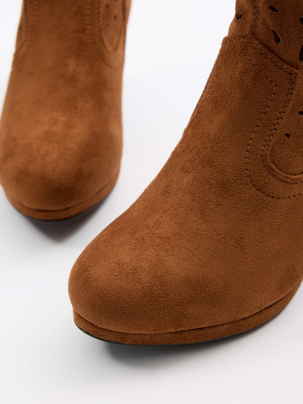 Ankle boots openwork heel 7 cm light brown detail view