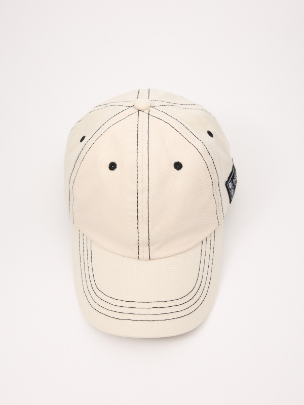 Baseball cap logo beige detail view