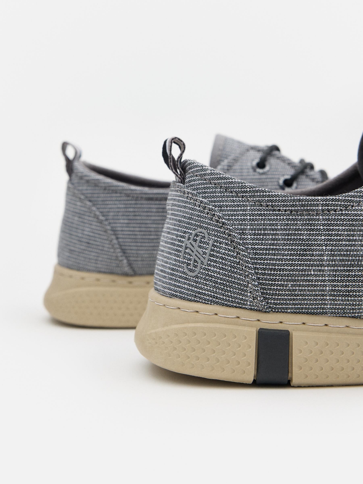 Casual striped sneaker light grey detail view