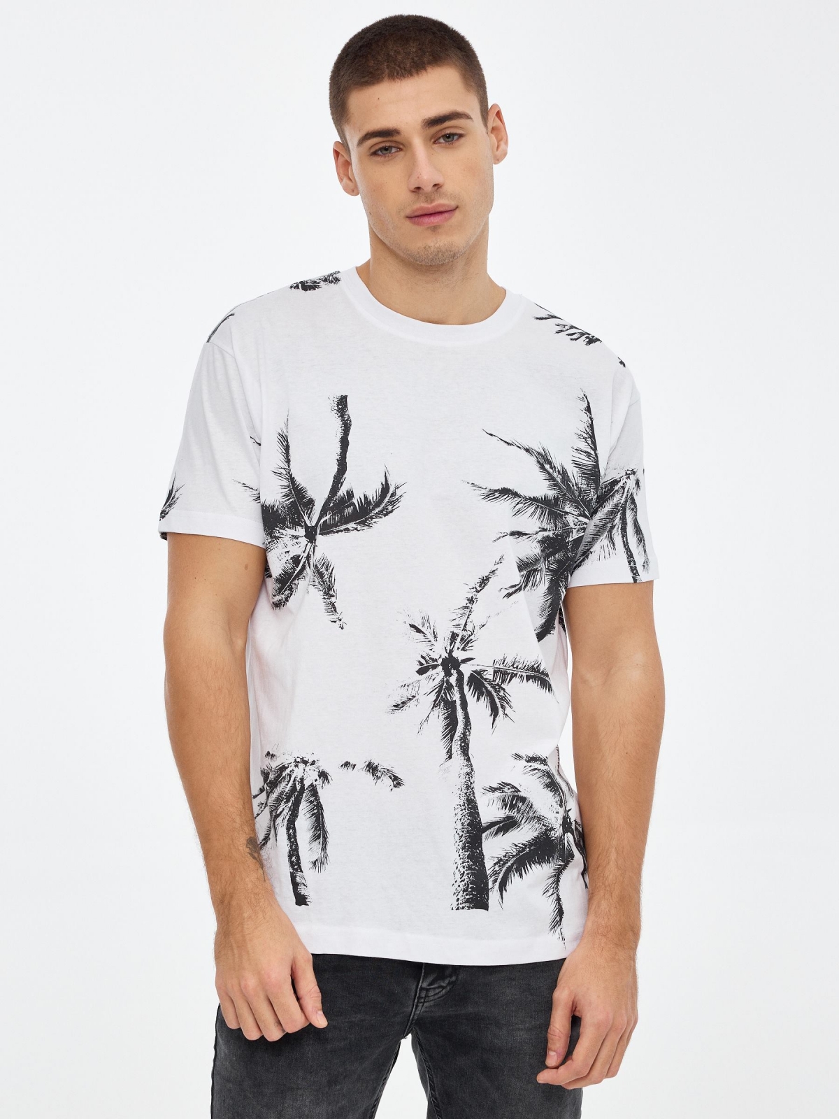 T-shirt com estampa de palmeira branco vista meia frontal