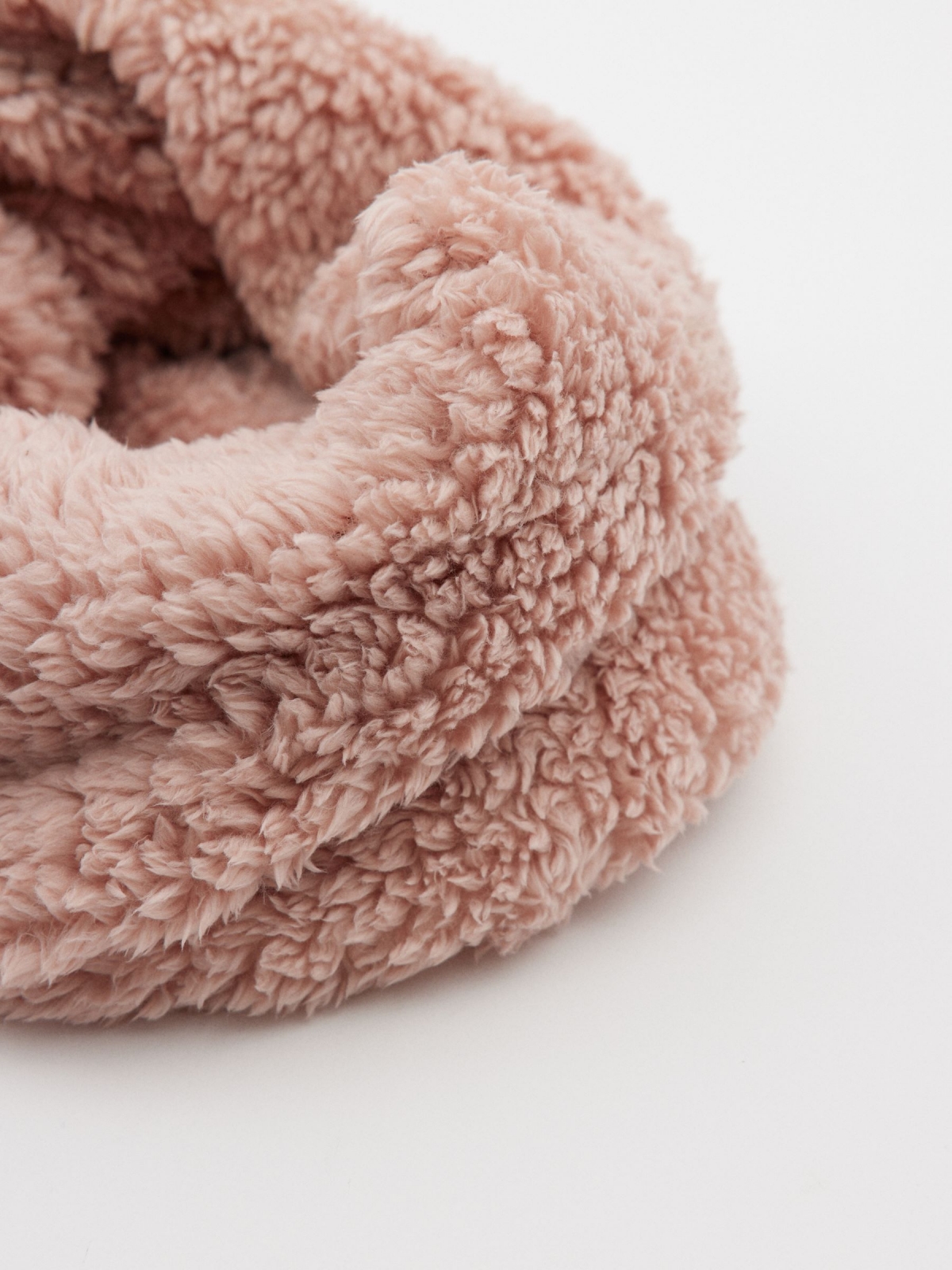 Pink sheepskin collar pink detail view