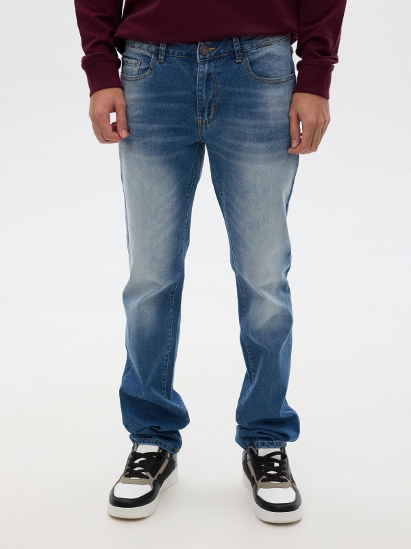 Jeans regular azul vista media frontal