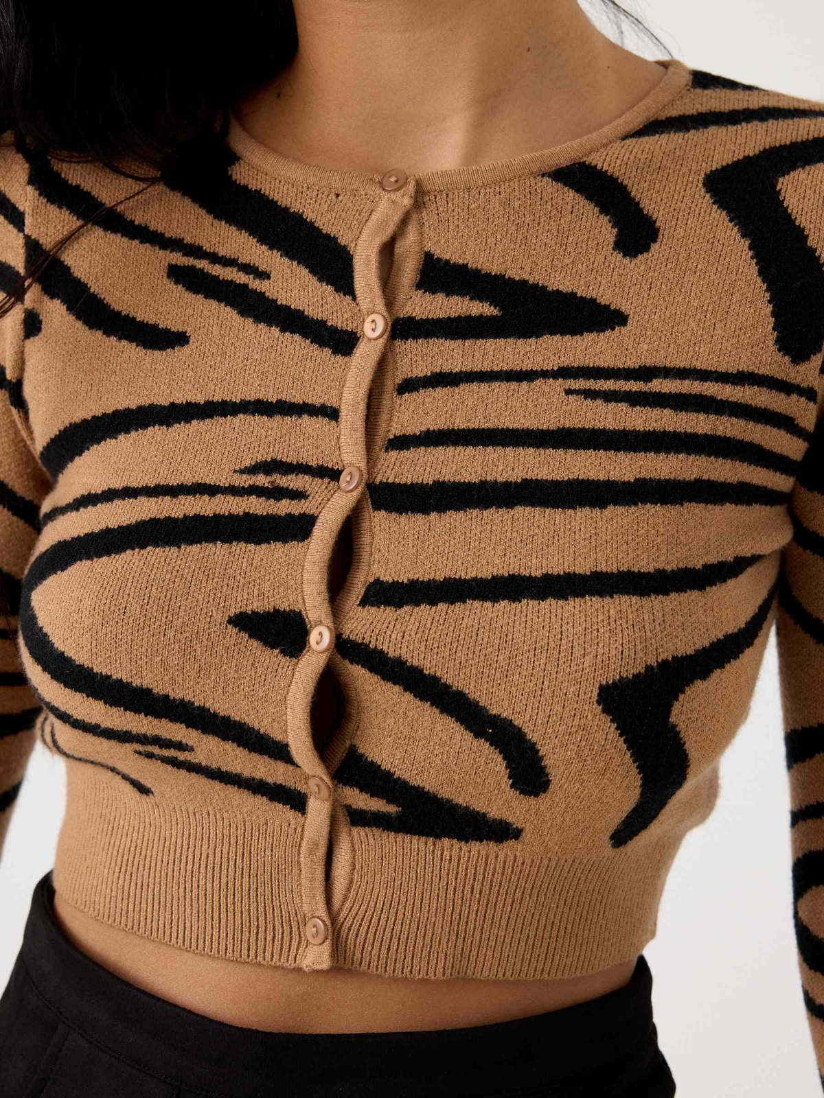 Printed cropped cardigan cinnamon detail view