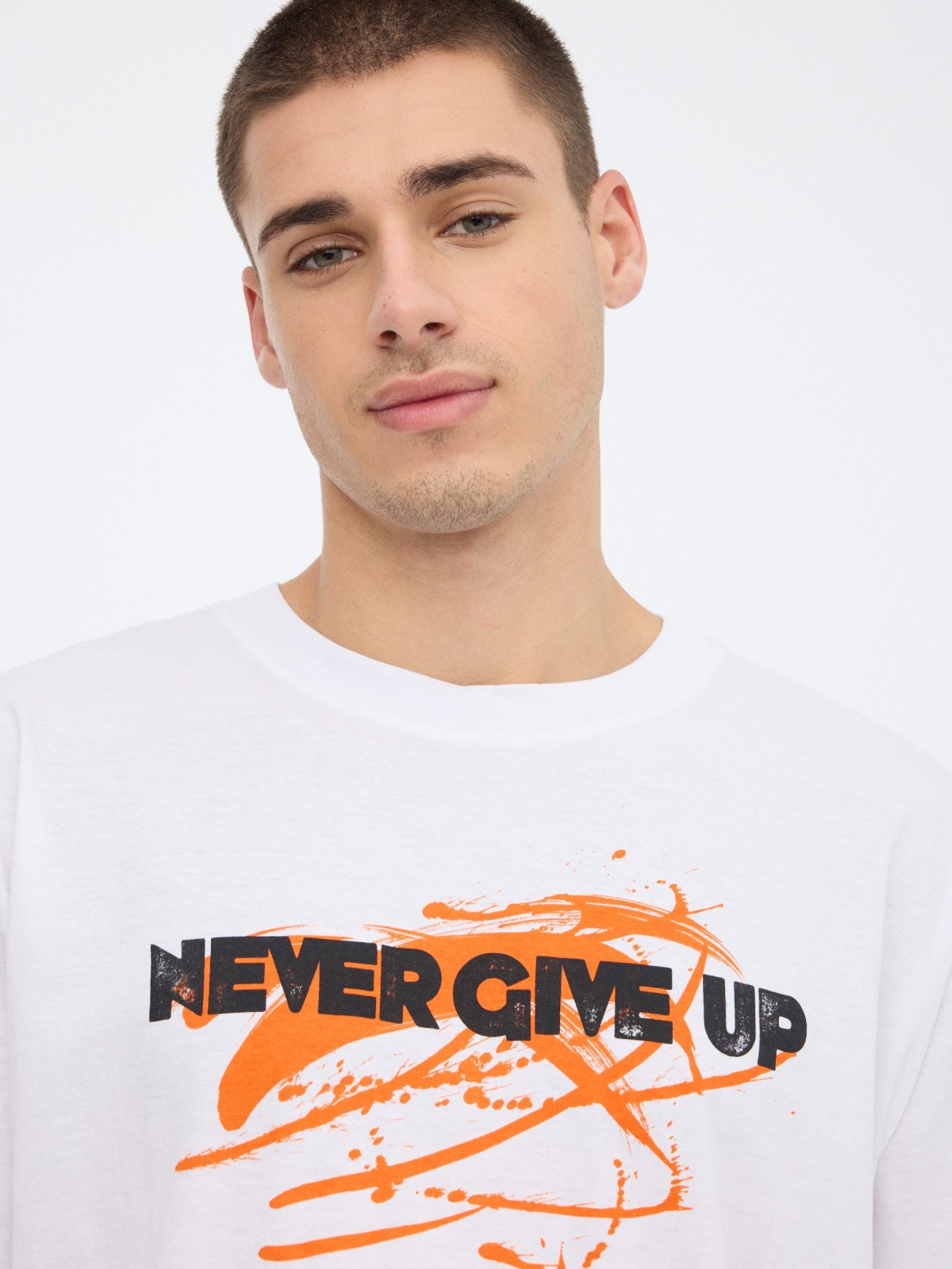 Never GiveUP T-shirt white detail view