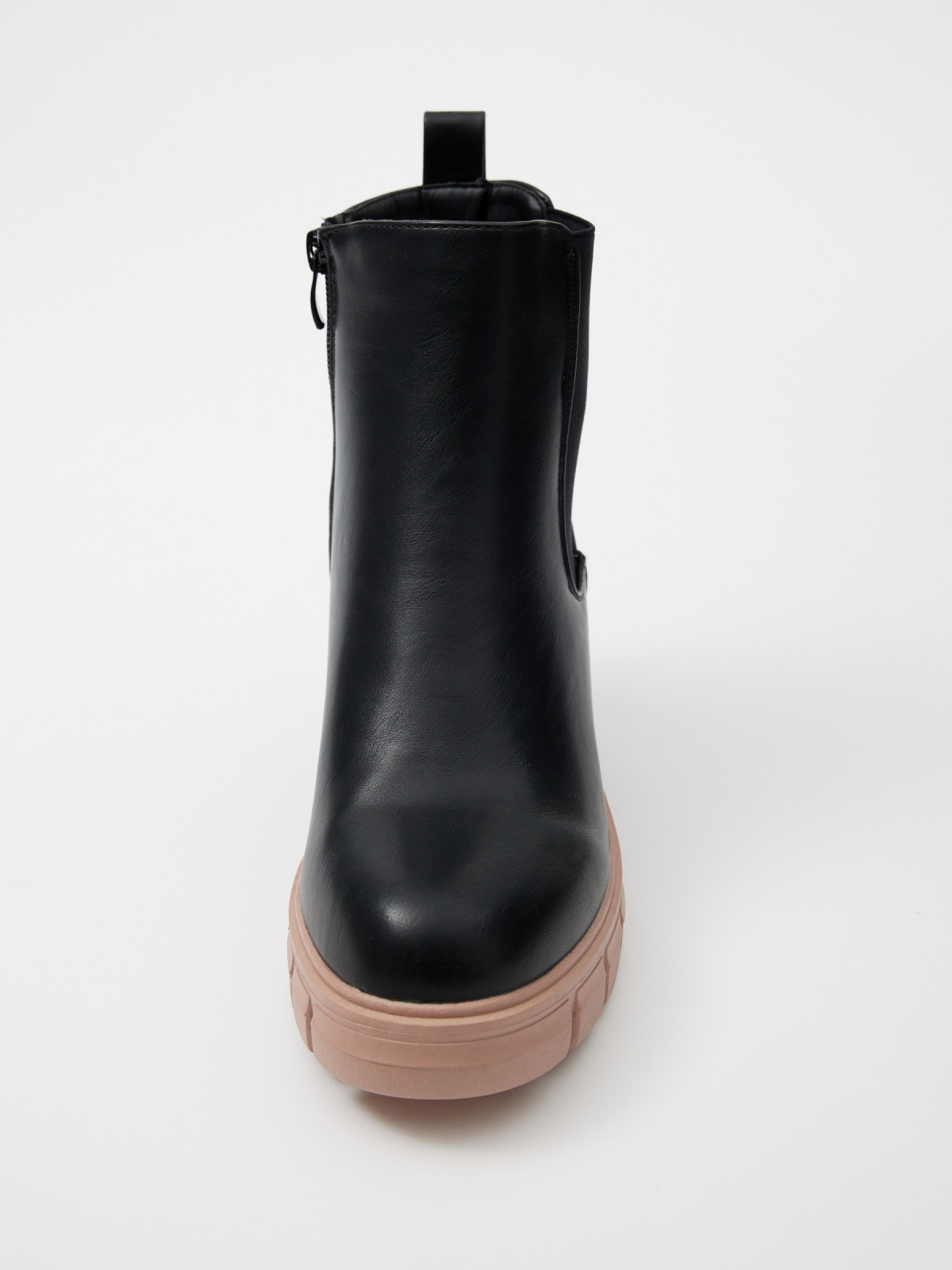 Two-tone chelsea ankle boot black detail view