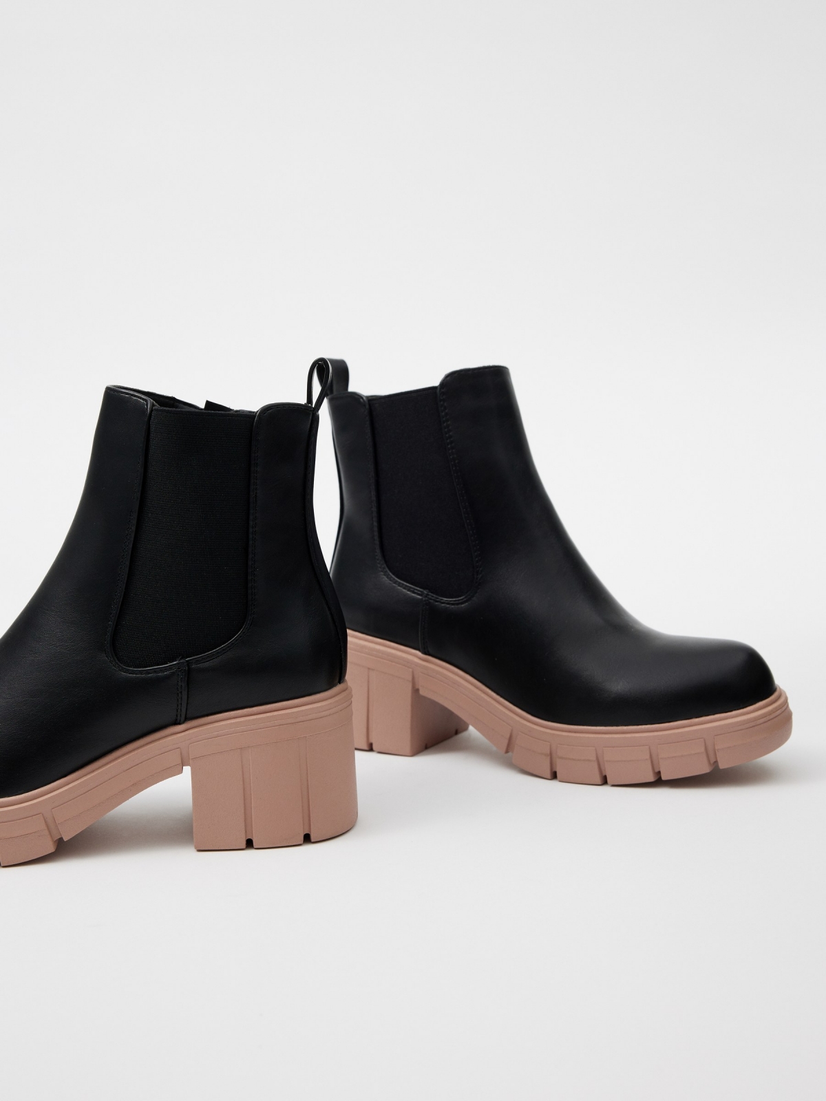 Two-tone chelsea ankle boot black detail view