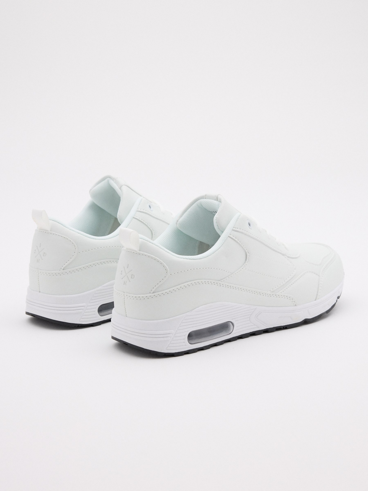 Casual sneaker with air chamber white 45º back view
