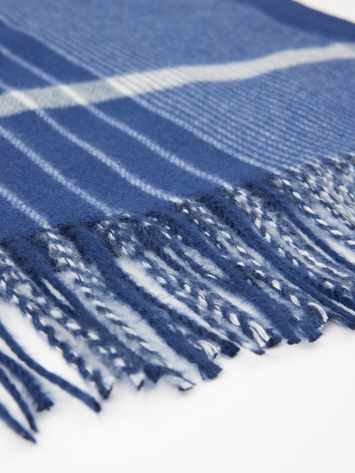 Men's scarf blue close-up view