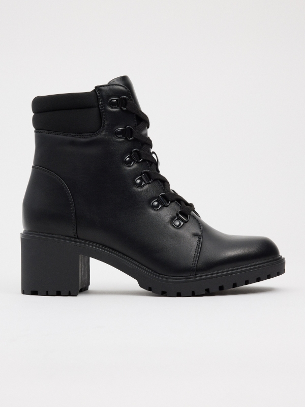 Black ankle boot with lace-up heel black