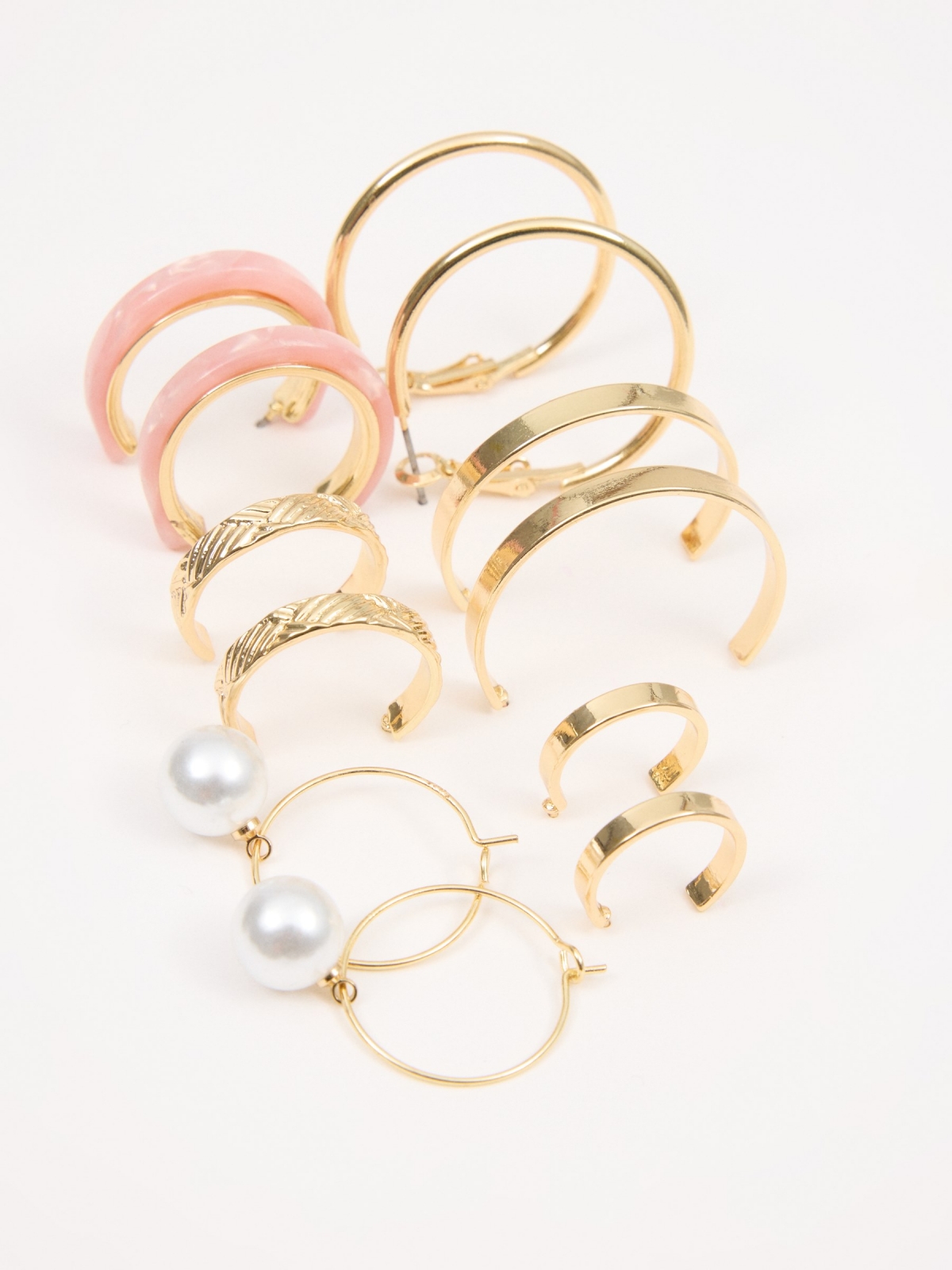 Set 6 hoop earrings golden