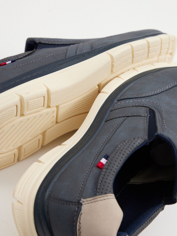 Classic moccasin elastic shoe navy detail view