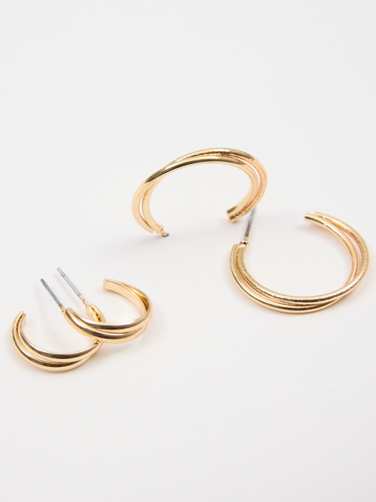 Set of 6 semi-closed earrings golden detail view
