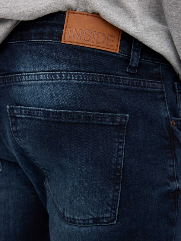 Jeans regular azul oscuro vista detalle