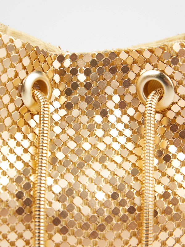 Bolsa balde metálica dourado vista detalhe