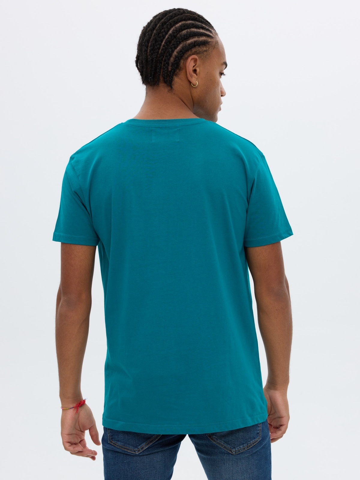 T-shirt impressa no interior esmeralda vista meia traseira