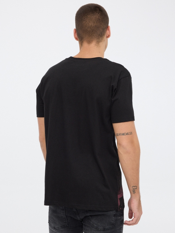 T-shirt printed INSIDE black middle back view