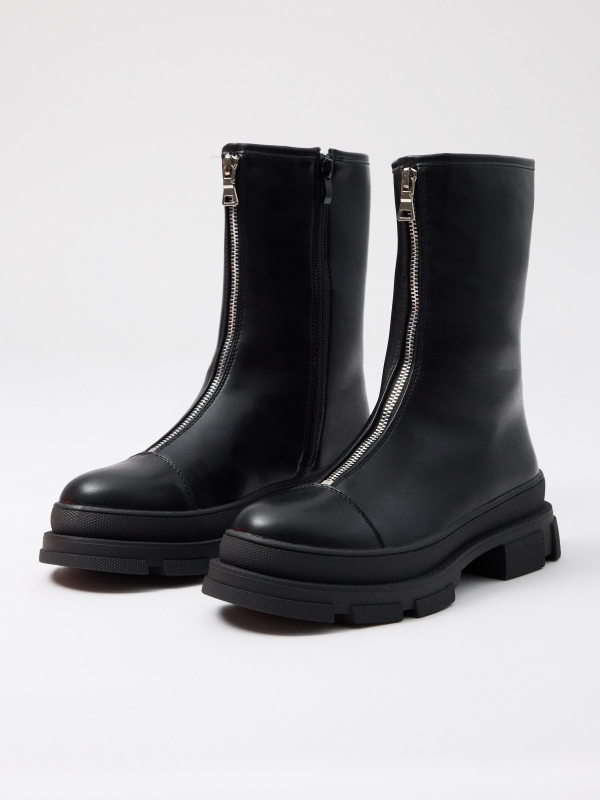 Fashion zipper ankle boots black 45º front view