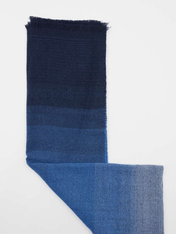 Men's scarf rolled view