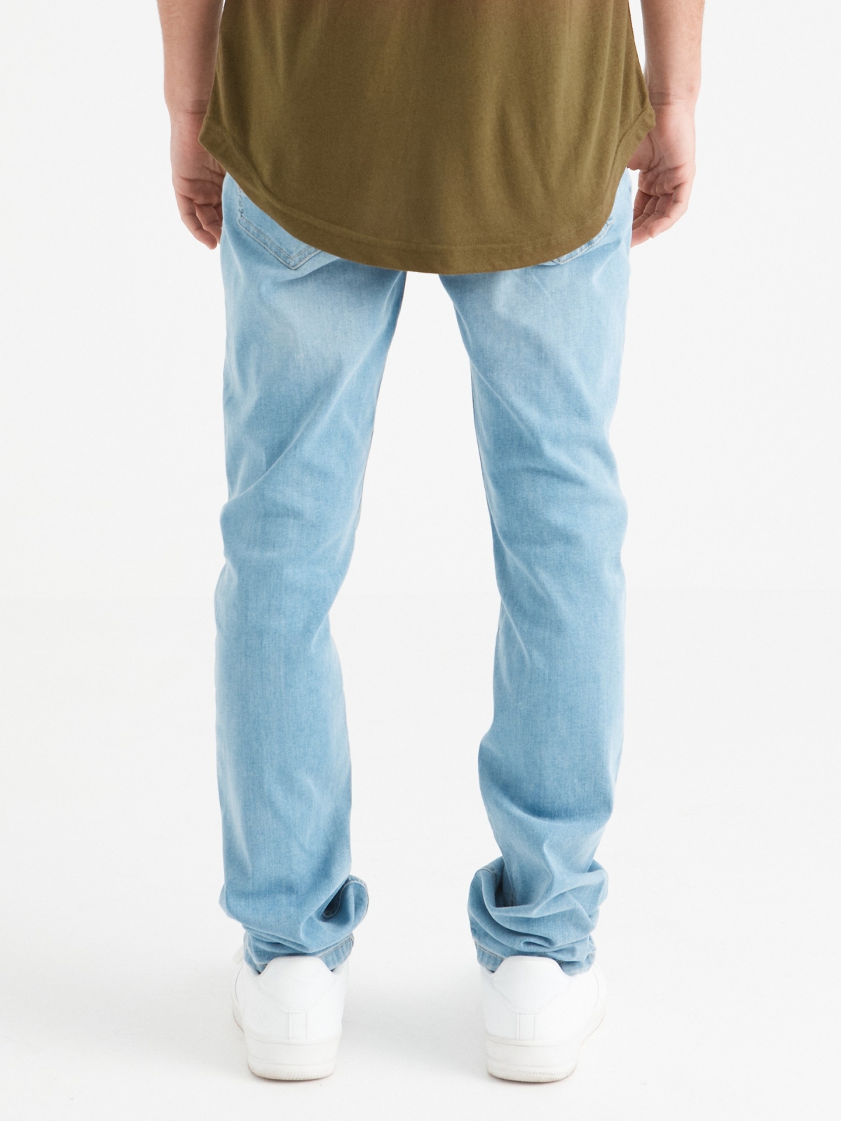 Jeans regular azul azul claro vista meia traseira