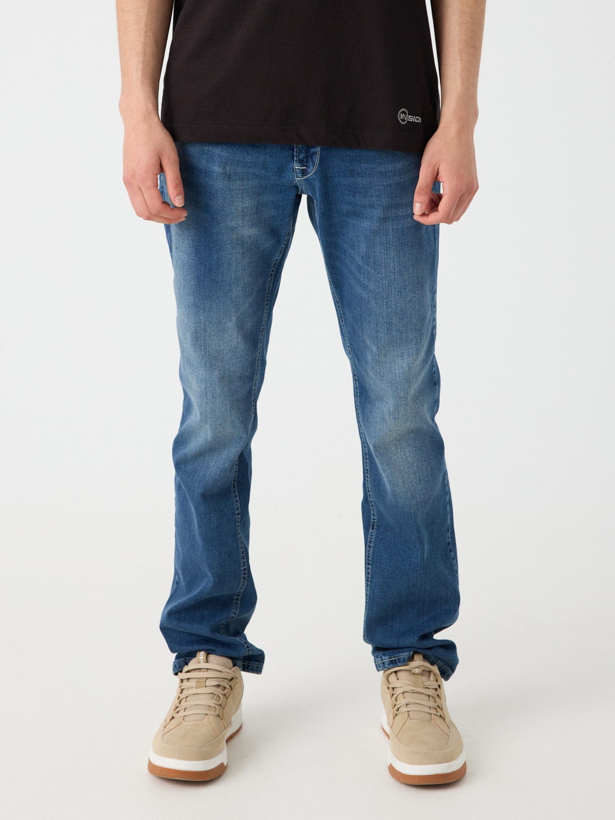 Jeans regular azul lavado azul vista media frontal