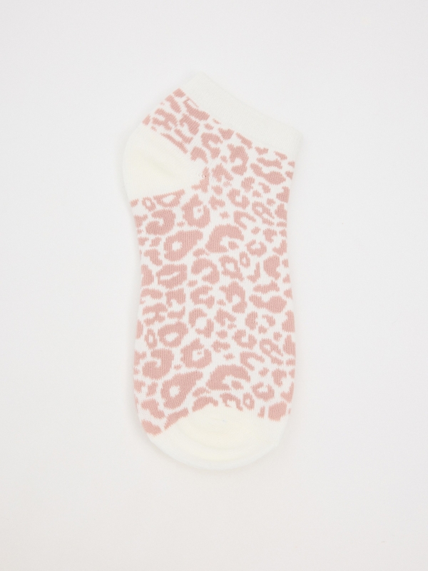 Pack of 4 animal print ankle socks multicolor with a model