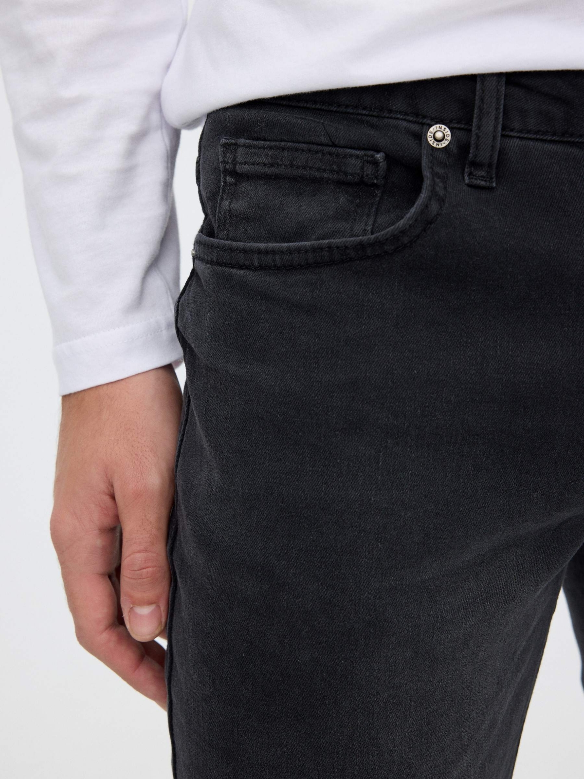 Regular jeans dark grey detail view