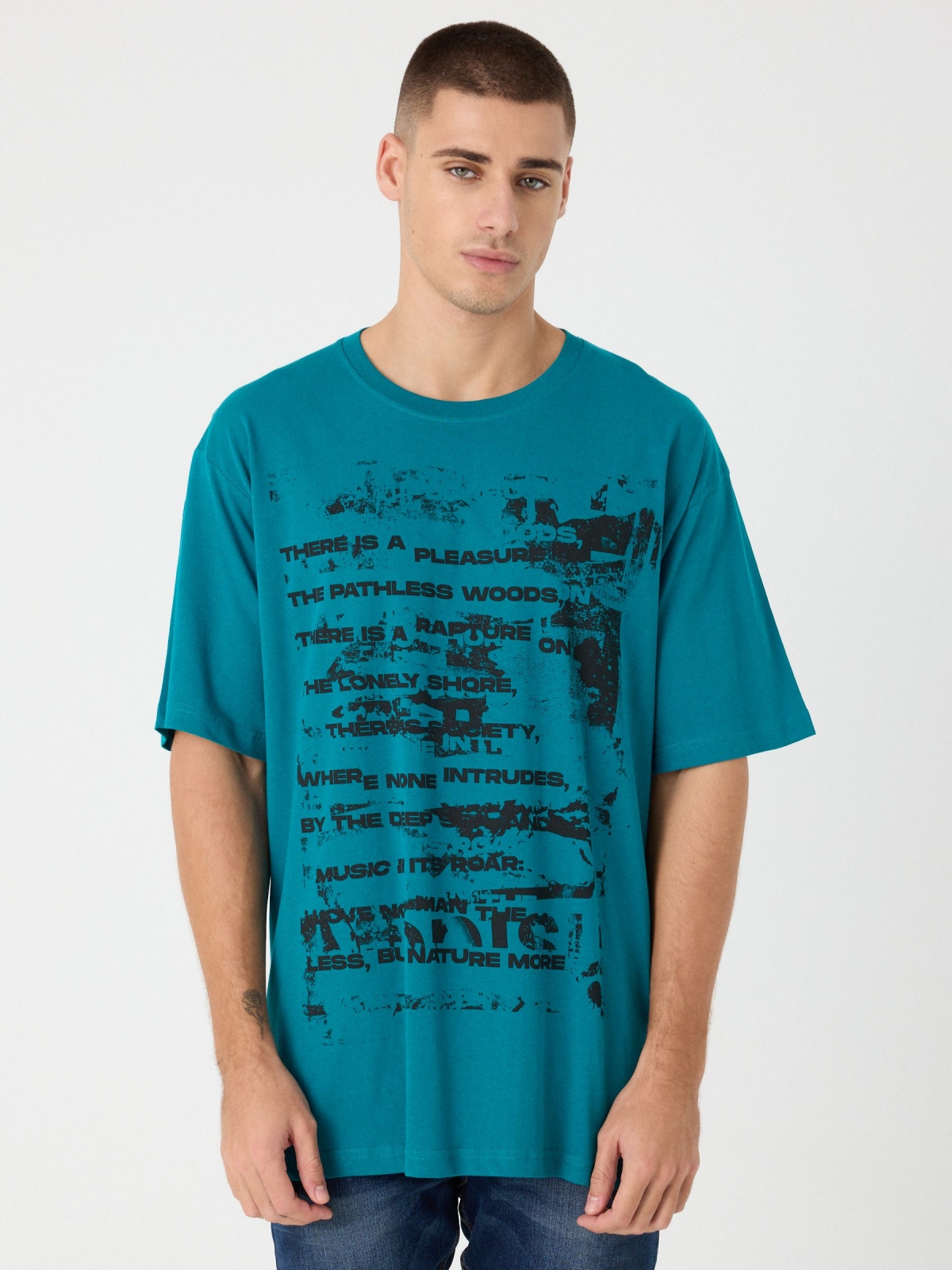 Camiseta print texto esmeralda vista media frontal