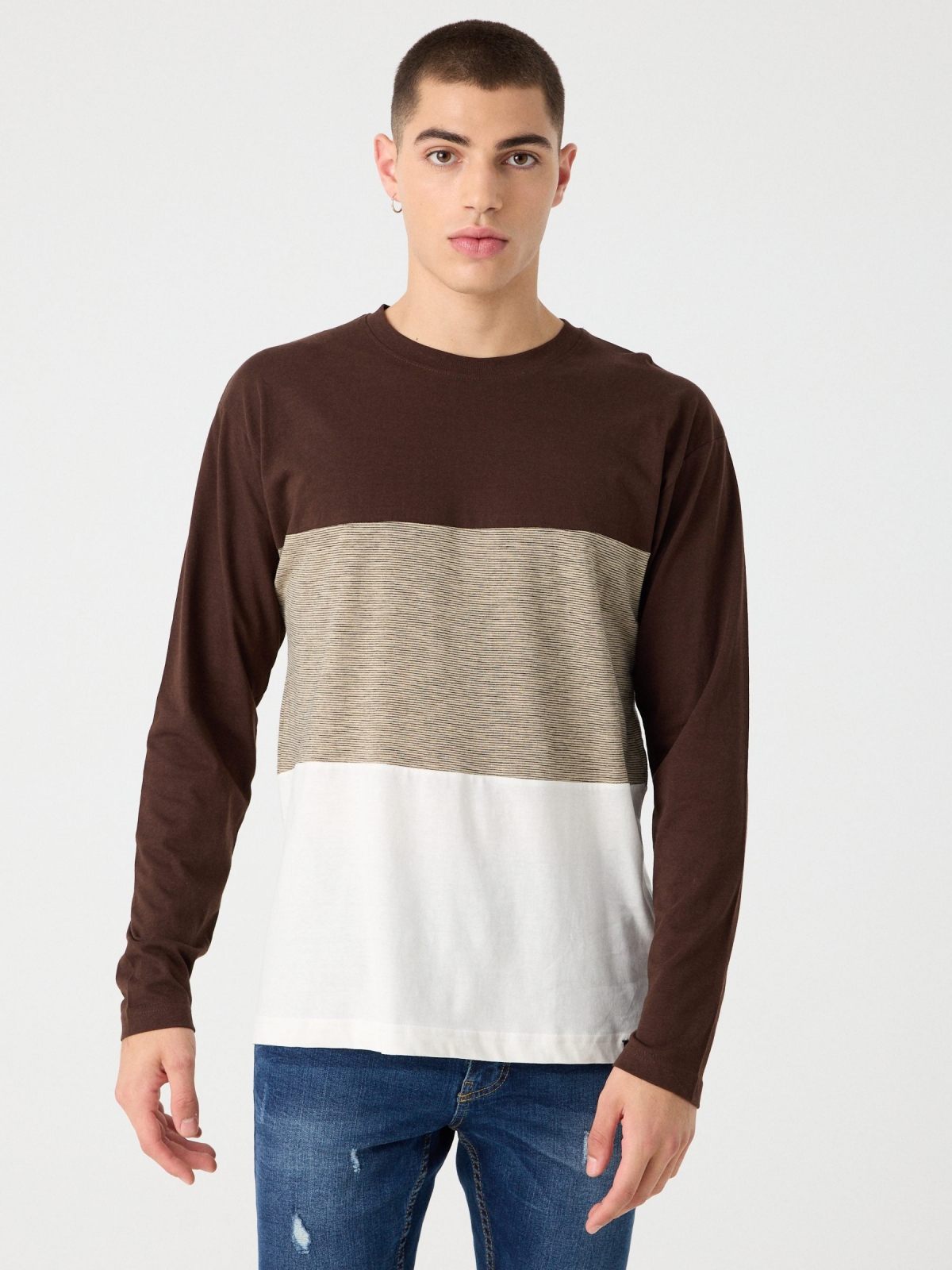 Combined textures T-shirt chocolate middle front view