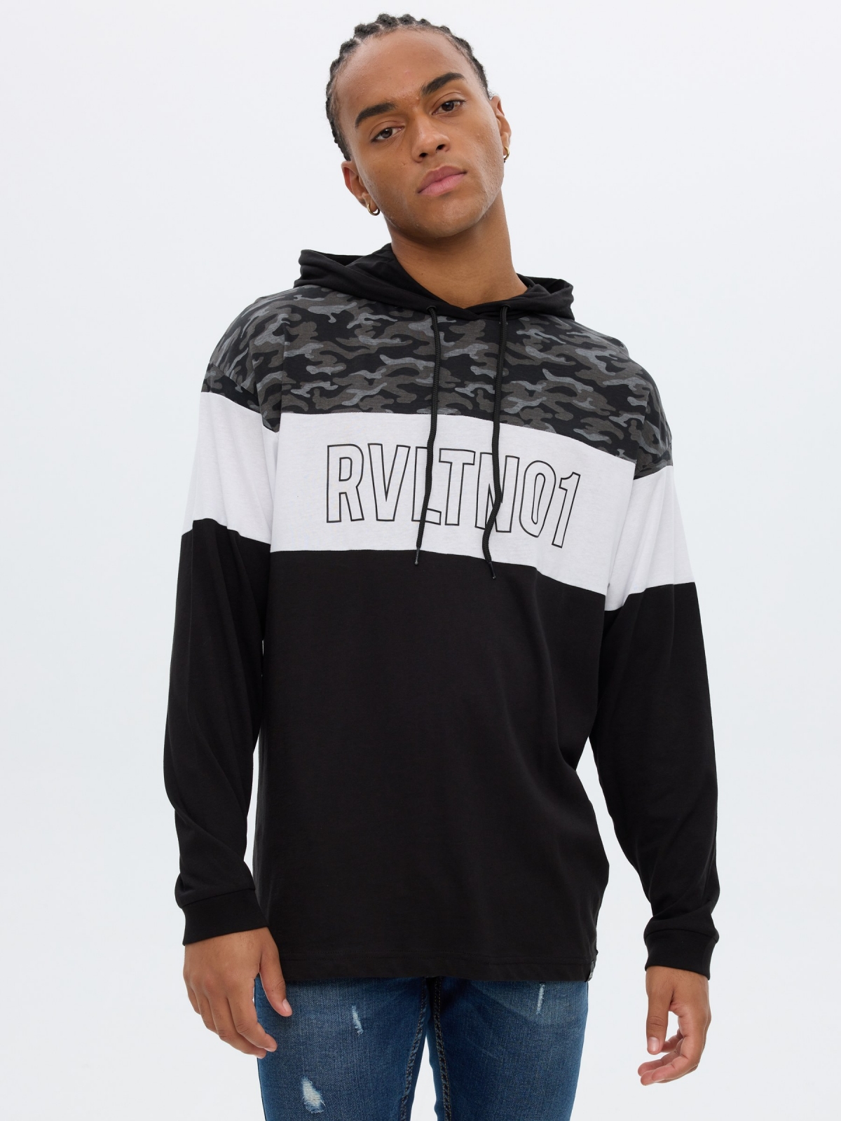 Camouflage hooded t-shirt black middle front view